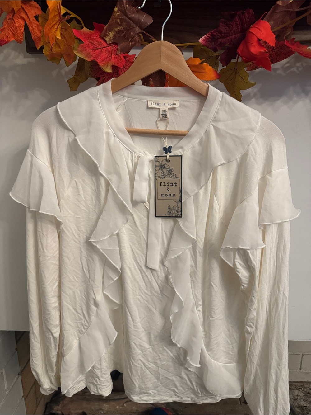 Flint & Moss Women's Ivory Ruffle-Front Tie Blouse